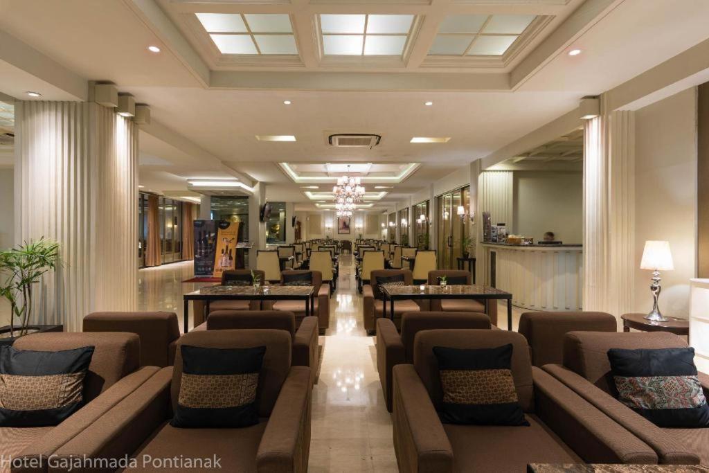 Hotel Gajahmada Pontianak Eksteriør billede