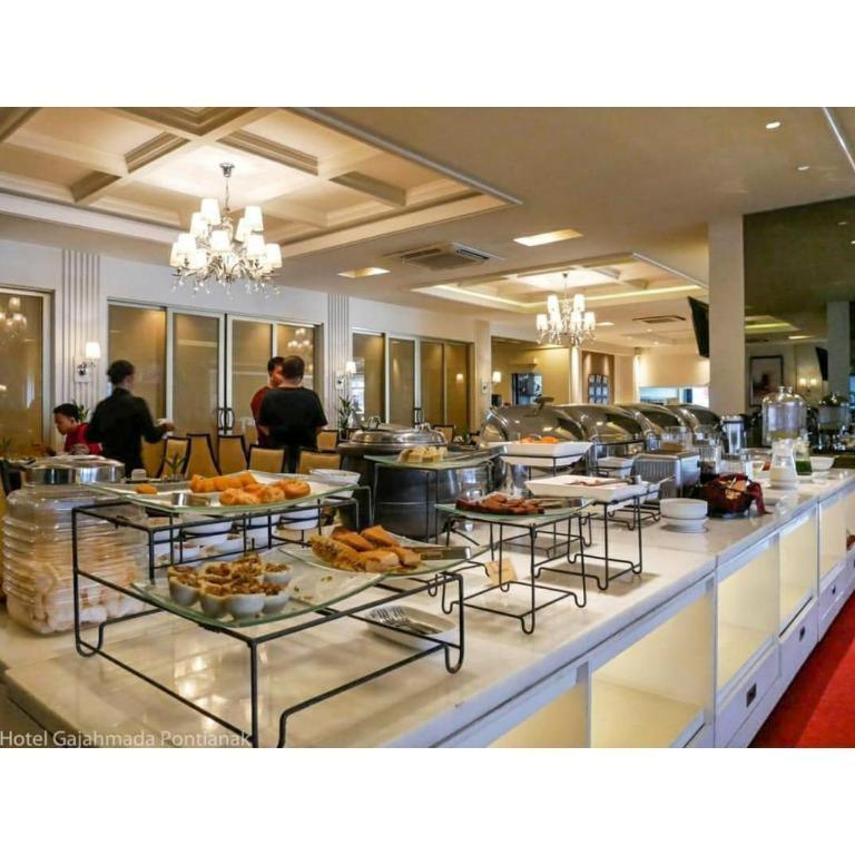 Hotel Gajahmada Pontianak Eksteriør billede